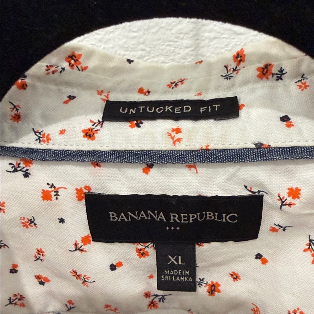Banana Republic Men's Shirt with Orange Floral Pattern - Picture 2 of 2